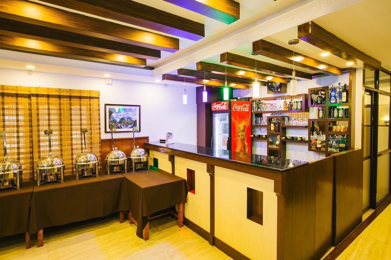 Hotel Romantica Pokhara Extérieur photo