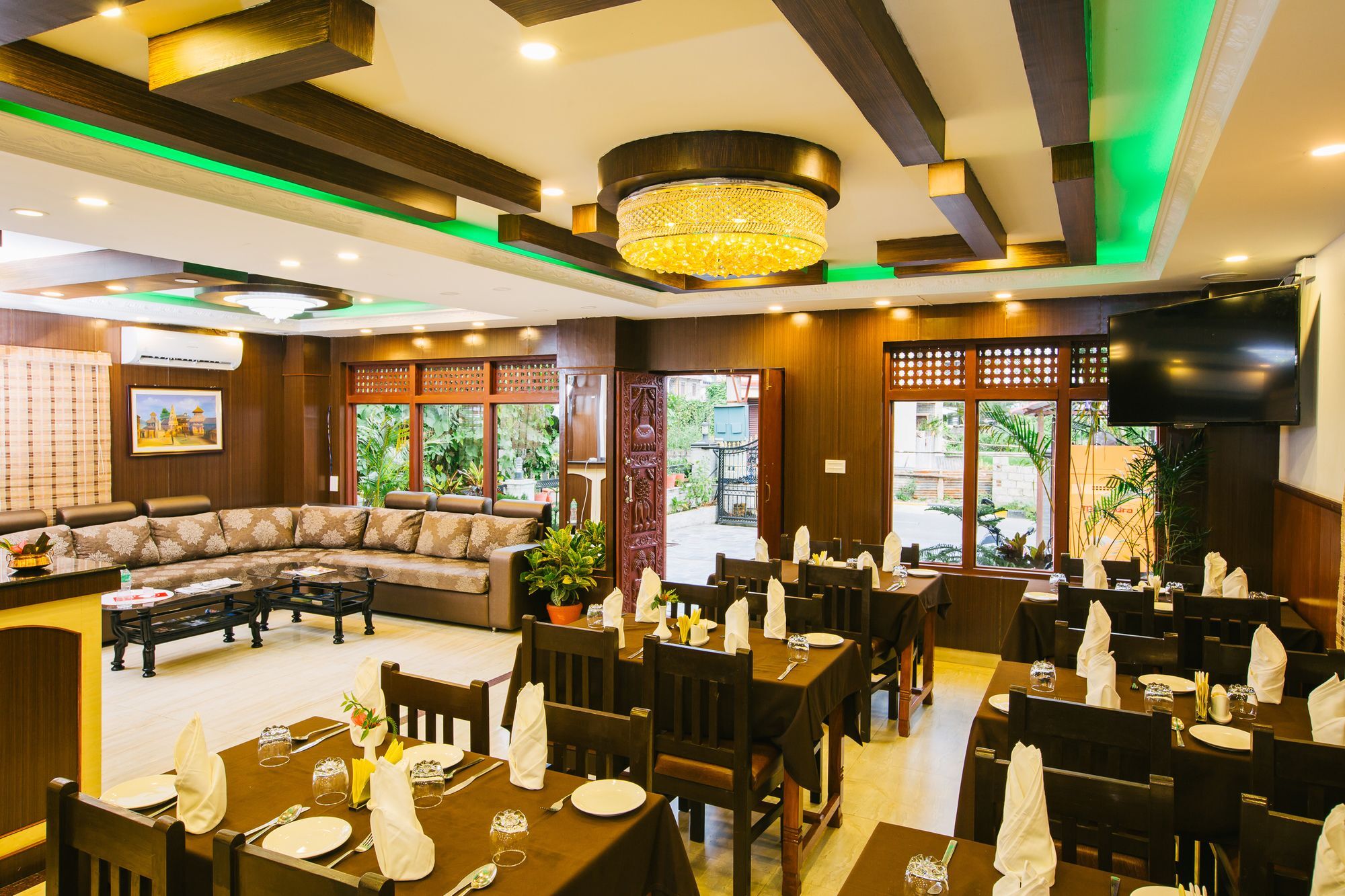 Hotel Romantica Pokhara Extérieur photo